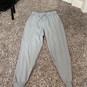Lululemon high-rise stretch joggers (gray size 6)